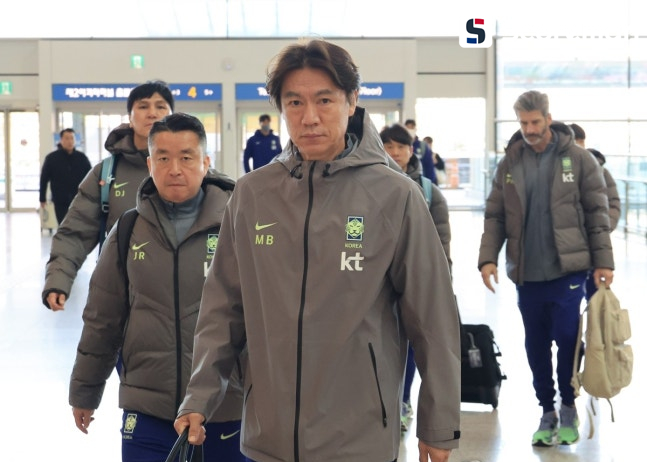 홍명보호 '월드컵 전 마지막 A매치' 위해 영국으로 출국